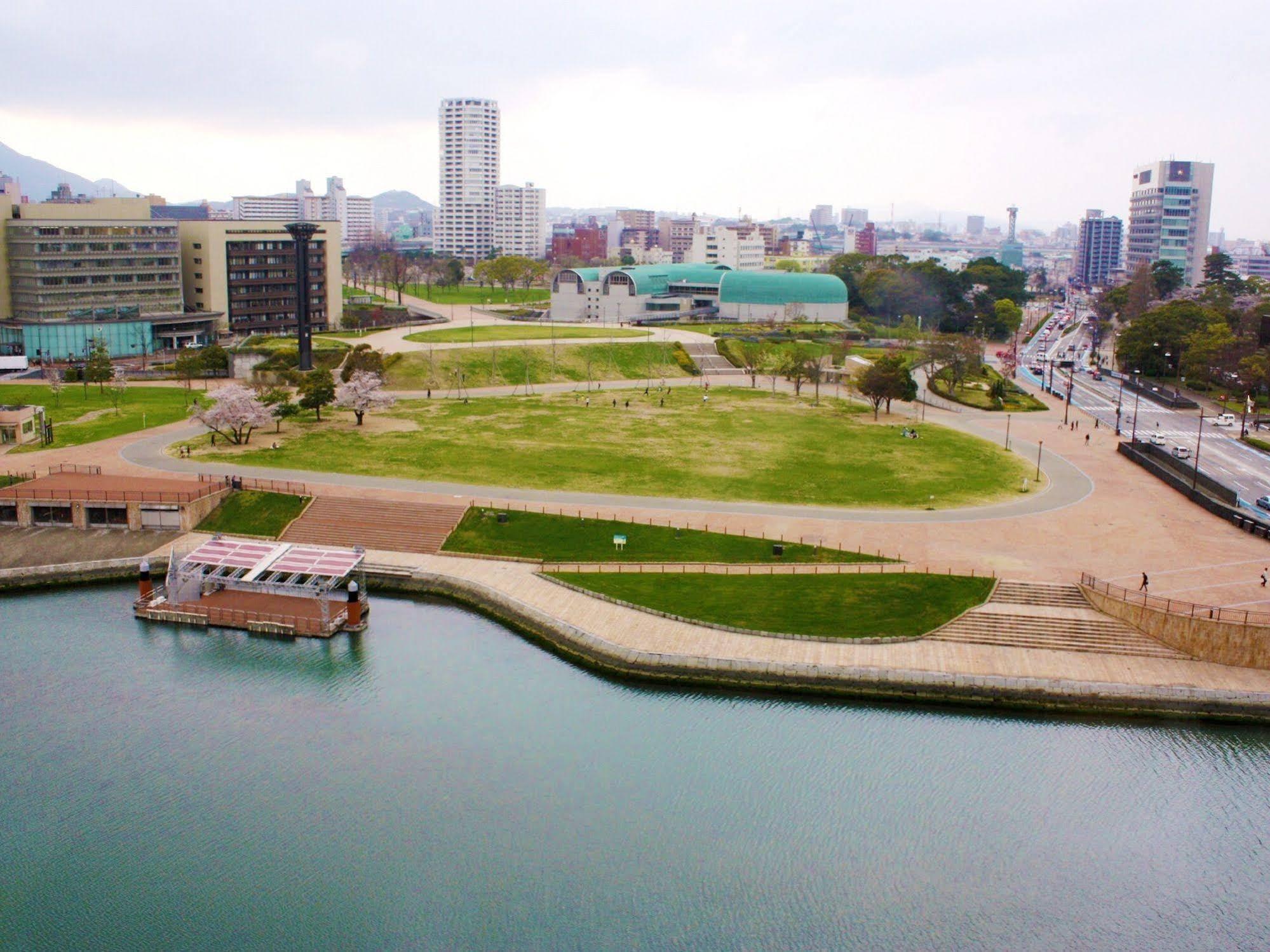 Hotel Crown Palais Kokura Kitakyushu Buitenkant foto
