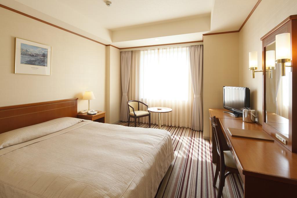Hotel Crown Palais Kokura Kitakyushu Buitenkant foto