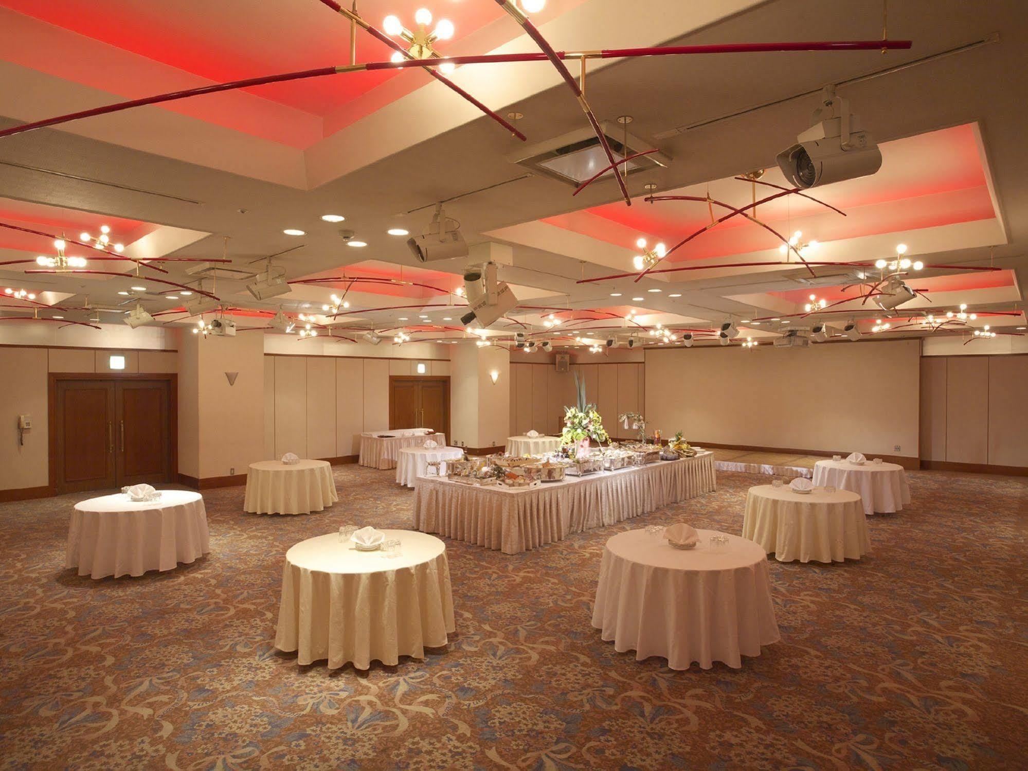 Hotel Crown Palais Kokura Kitakyushu Buitenkant foto