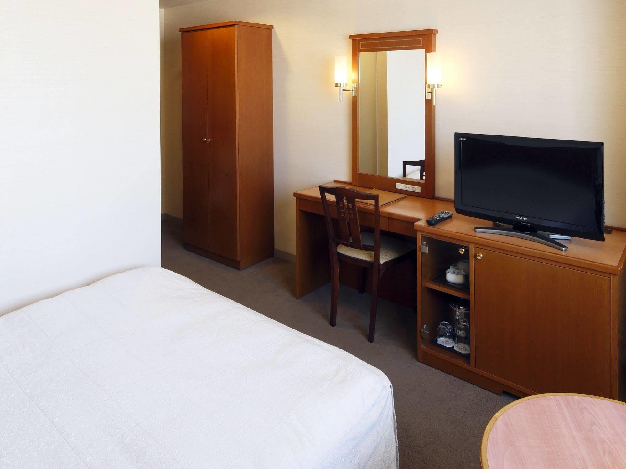 Hotel Crown Palais Kokura Kitakyushu Buitenkant foto